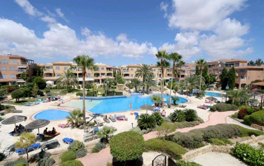 Апартаменти Paphos-Limnaria Garden Екстер'єр фото